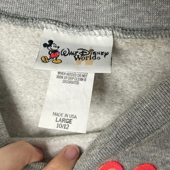 Disney Vintage 2000 Mickey Epcot Crewneck Kids Sweater - Picture 3 of 5